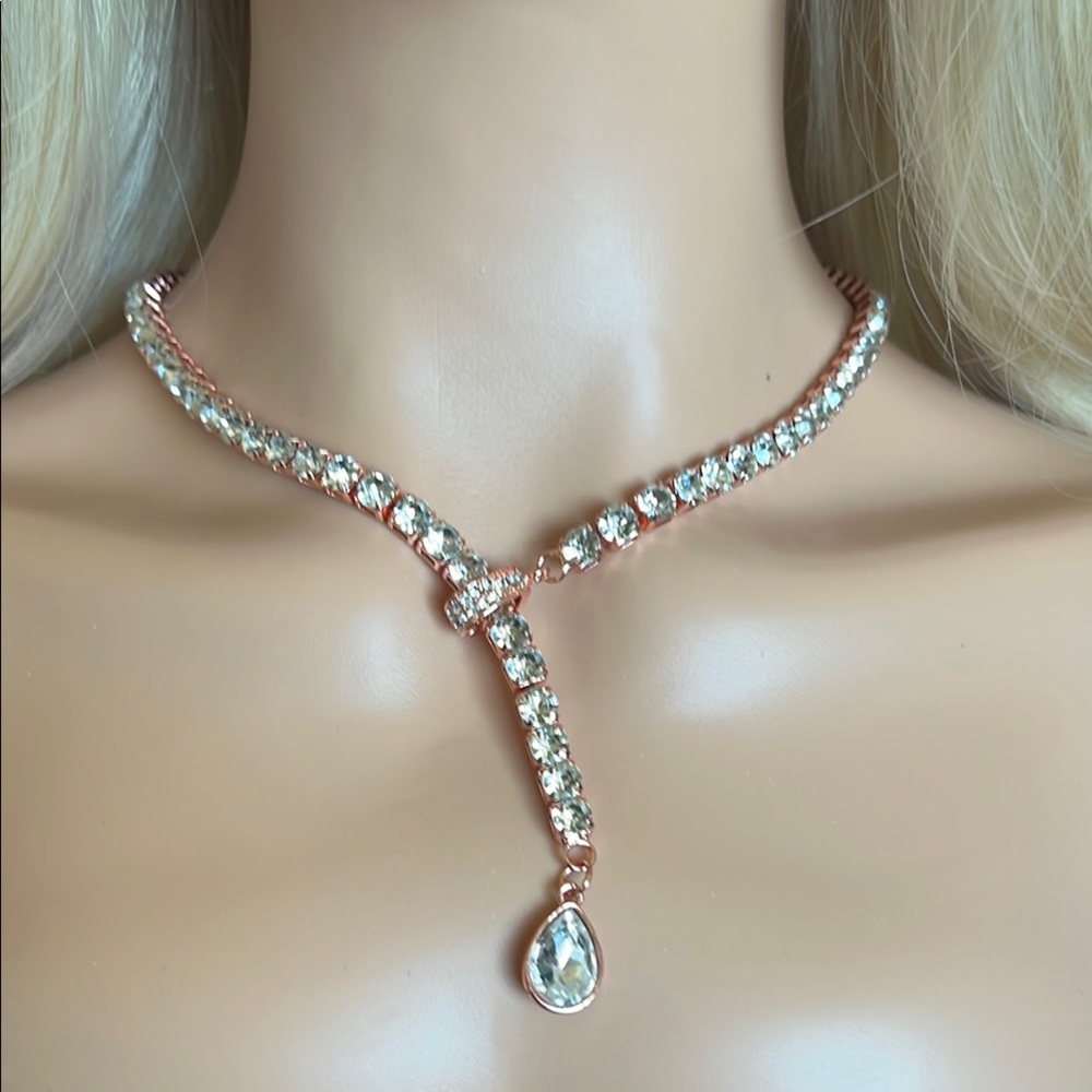 Elegant Rose Gold Necklace with Clear Crystals